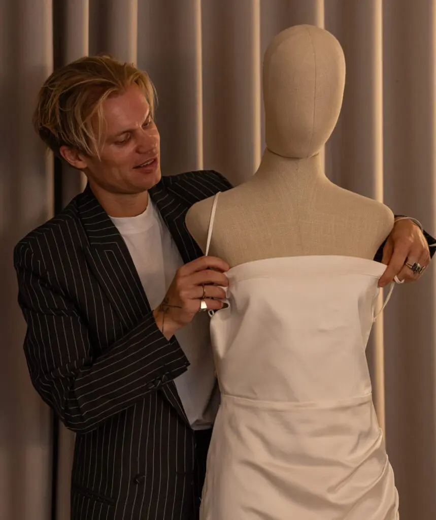 Soeren Le Schmidt x Sonnerupgaard ”Bryllupsbloggen” 3 Soren Le Schmidt 55 scaled e1733242858992 1288x1536 1