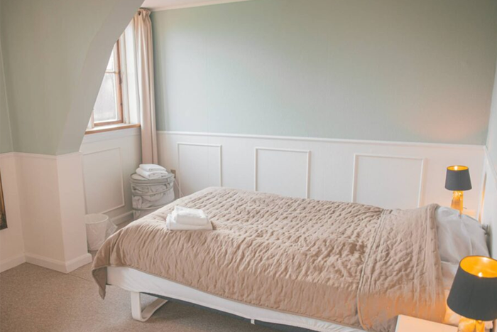 bed breakfast img