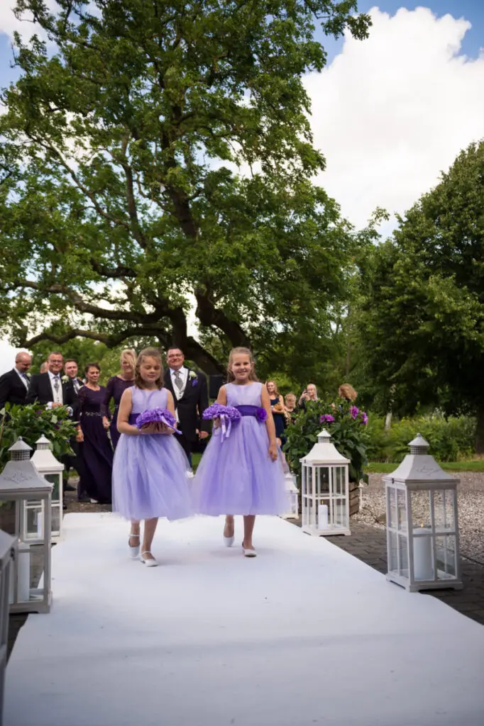 Annette & Søren: Gennemført sommerbryllup med et strejf af lilla 13 Anette S©ren 110 e1505158319237