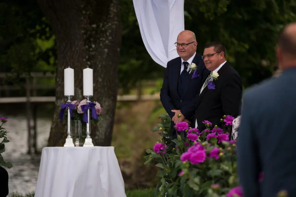 Annette & Søren: Gennemført sommerbryllup med et strejf af lilla 16 Anette S©ren 45 e1505331862498