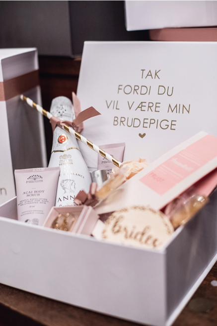 Personlige gaveæsker til dine brudepiger 4 Billede7