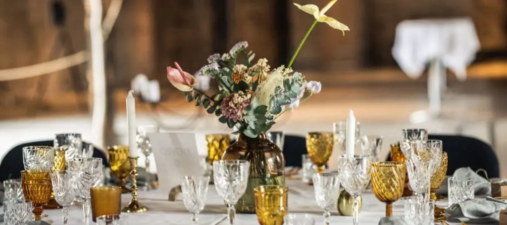 Forarsinspireret borddaekning 1152x512 1