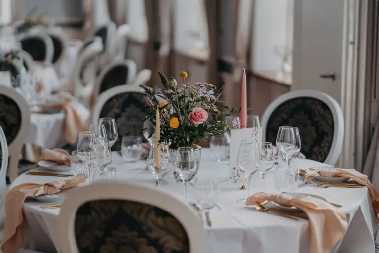 Bryllupsarrangørens bedste råd til dit destinationsbryllup 2 HB 1 1 768x512 1