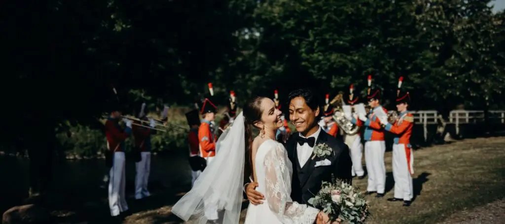 Julie David 1152x512 1