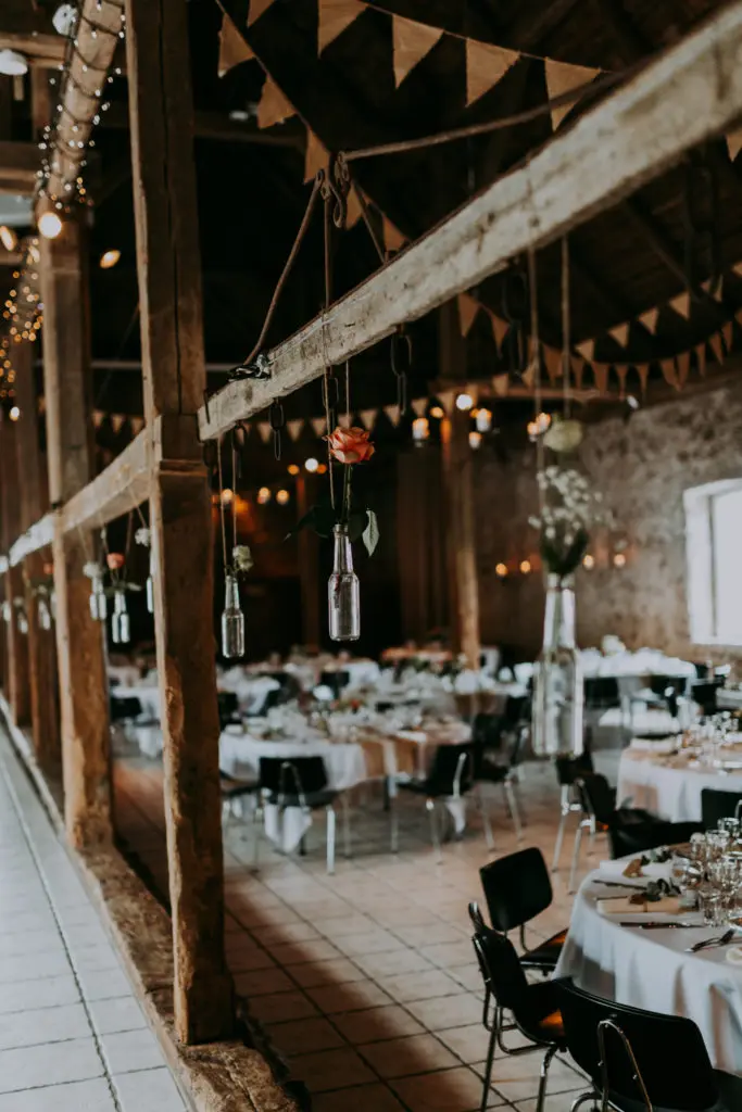 Boho-bryllup 2017: Sådan kommer du med på bryllupstrenden 3 LineDavid SonnerupgaardWedding Reception3of107 683x1024 1