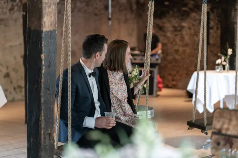 Anne & Morten: Bryllupsarrangøren fik en vild idé og vendte alt på hovedet 5 ME103725 768x512 1