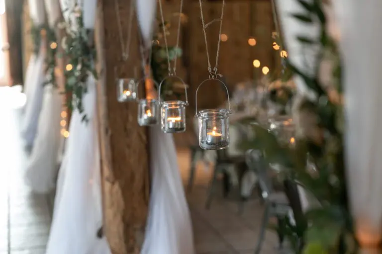 Anne & Morten: Bryllupsarrangøren fik en vild idé og vendte alt på hovedet 12 ME103726 768x512 1