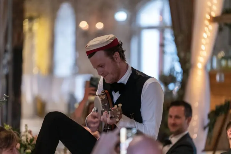 Anne & Morten: Bryllupsarrangøren fik en vild idé og vendte alt på hovedet 10 ME103924 768x512 1