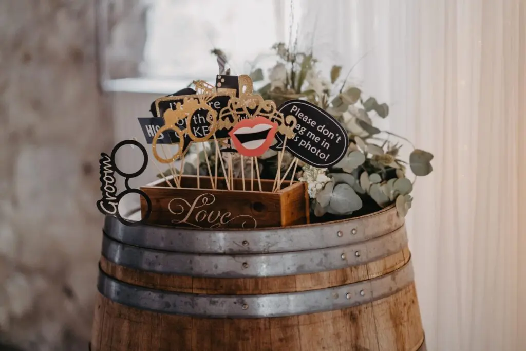 Vores ultimative guide: Underholdning til bryllup 7 Photobooth props 1536x1024 1