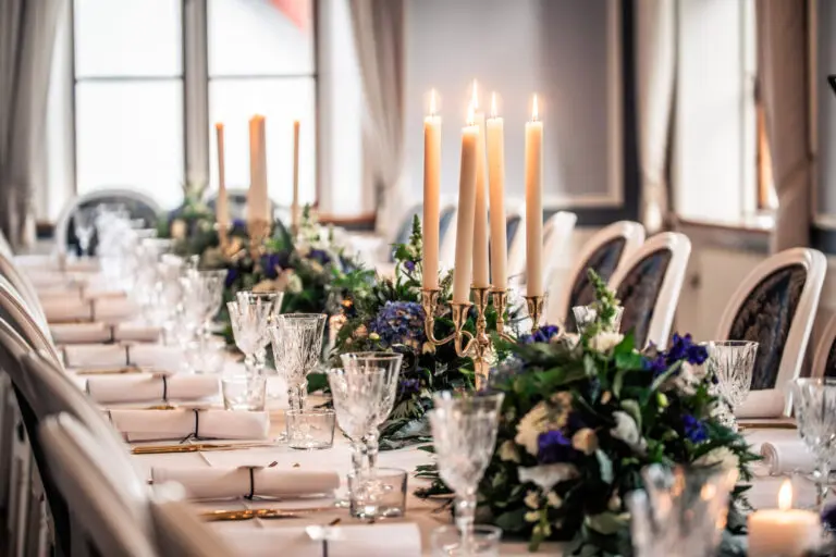 Bryllup i regnbuens farver 5 Sonnerupgaard gods Instagram Asger 21 768x512 1