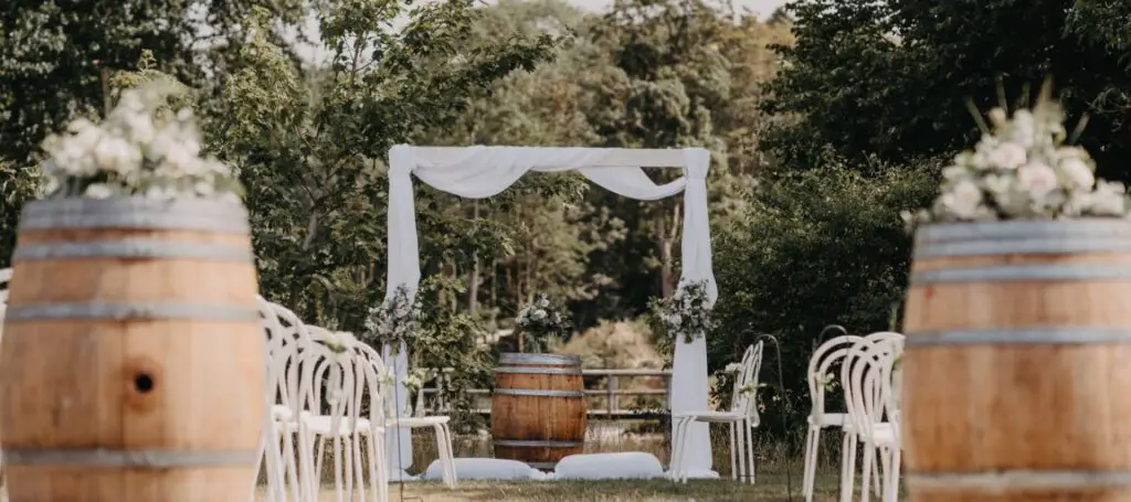 Vielse ved voldgraven pa Sonnerupgaard Gods 1152x512 1