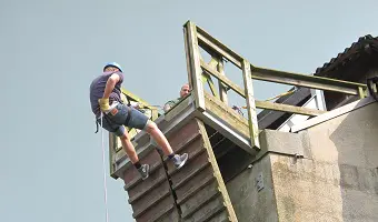 Fem firmaevents på Sonnerupgaard Gods 3 rapelling 1