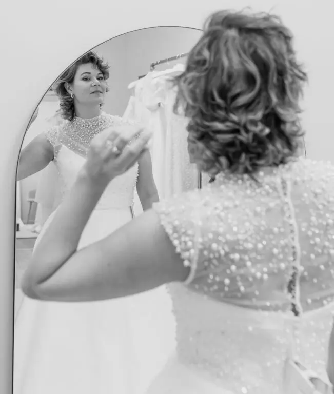 At finde brudekjolen – også når kroppen ikke passer ind i kataloget 23 Sonnerupgaard Fuhrmann 110 scaled e1770378295858 651x768 1