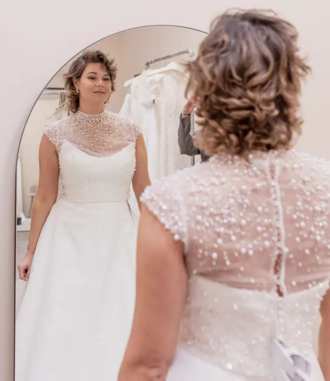 At finde brudekjolen – også når kroppen ikke passer ind i kataloget 14 Sonnerupgaard Fuhrmann 111 scaled e1770374940751 665x768 1