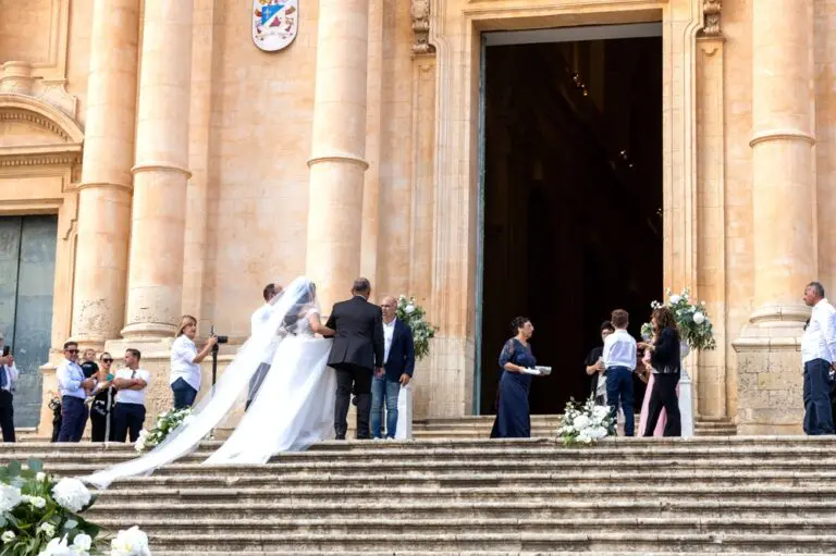 At finde brudekjolen – også når kroppen ikke passer ind i kataloget 2 shutterstock 2683048135 768x511 1