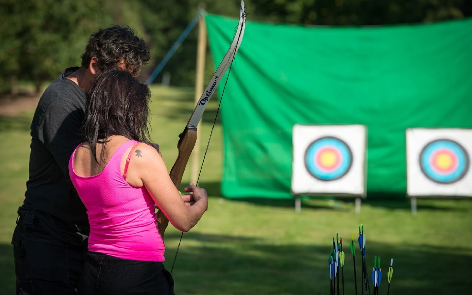 Bueskydning til teambuilding med Highland Games