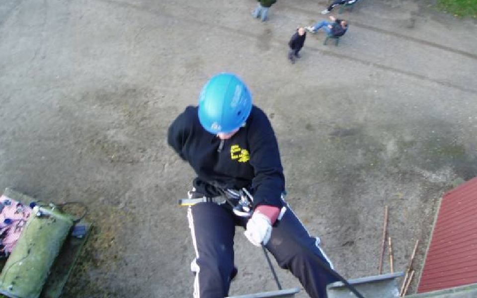 Rapelling ned af den gamle kornsilo set oppefra