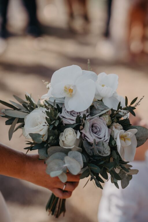 Brudebuket med blomster fra Diana Rose